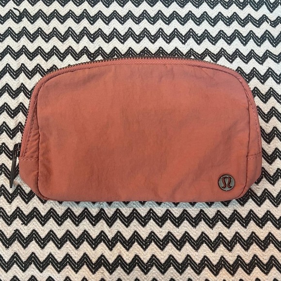 lululemon athletica Handbags - OG Copper Clay lululemon Everywhere Belt Bag
